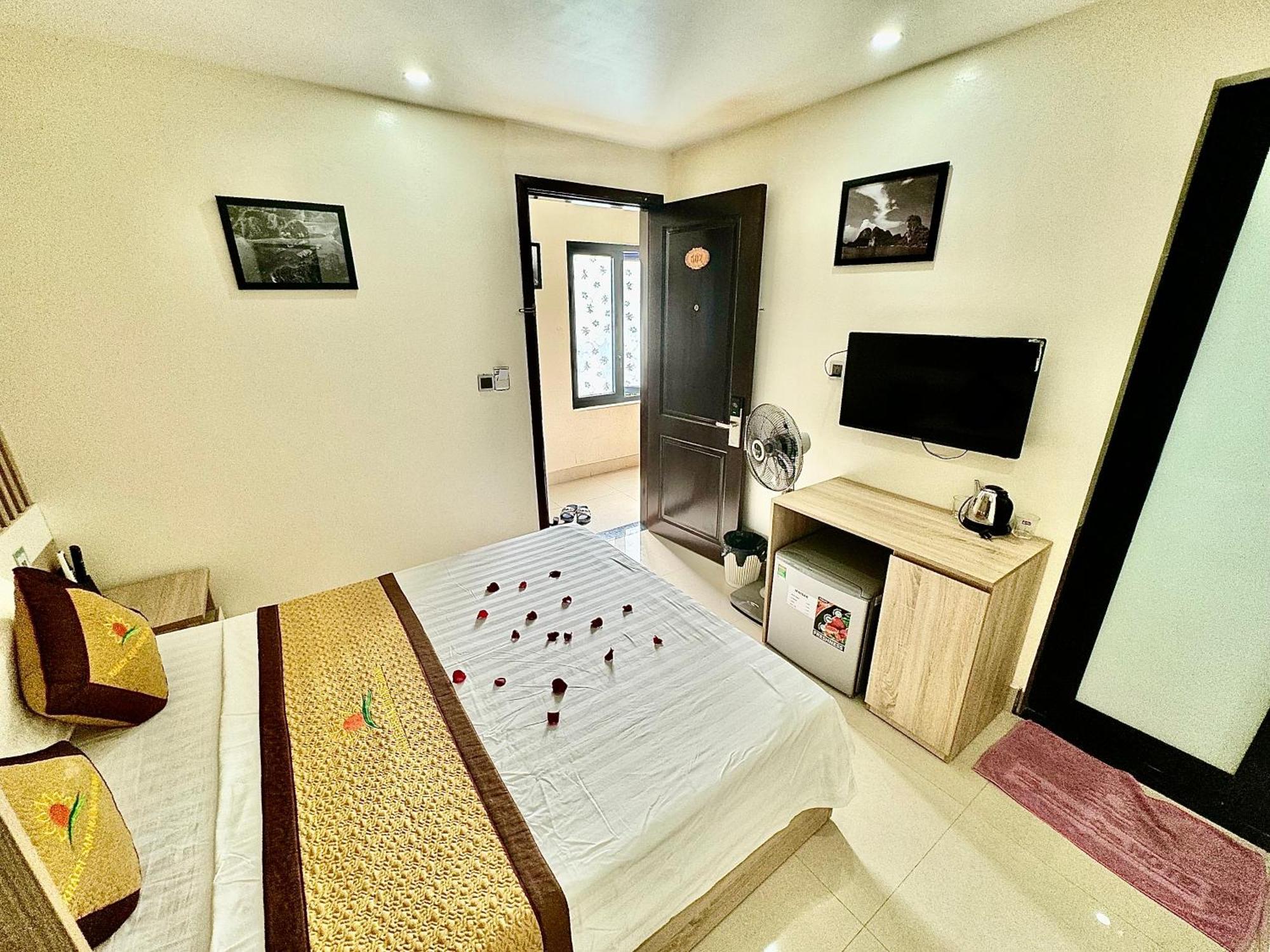 Sunflower Catba Hotel Dong Khe Sau エクステリア 写真